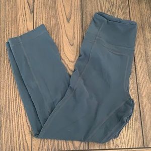 Lululemon pushing limits crop Nulu 21